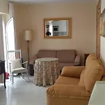 Apartamento clásico, cerca a Jardines de Murillo