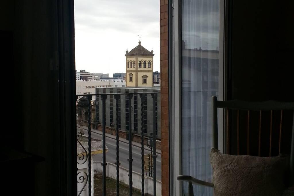 Clásico, Cerca A Jardines De Murillo Apartamento